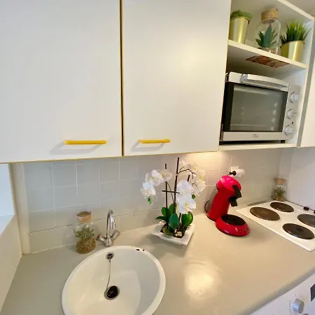Apartment A 20m De La