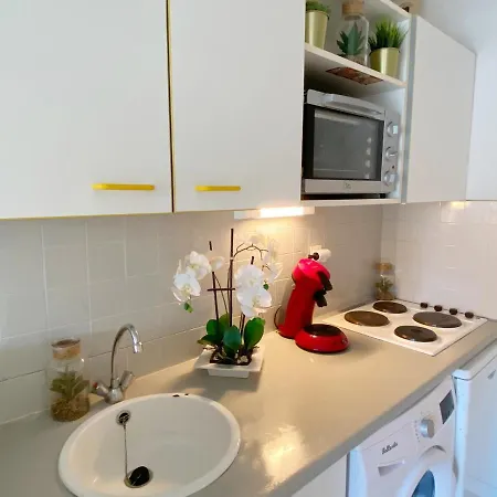 Apartment A 20m De La *